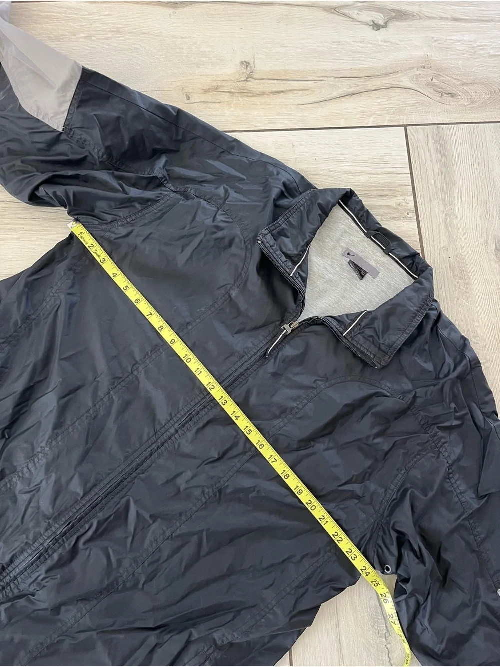 Men's Y2K Nike Black Windbreaker Jacket with Gray Sleeve Panels